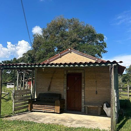 Chales E Camping Taquaral เซาโตเมตัสเลตราส ภายนอก รูปภาพ
